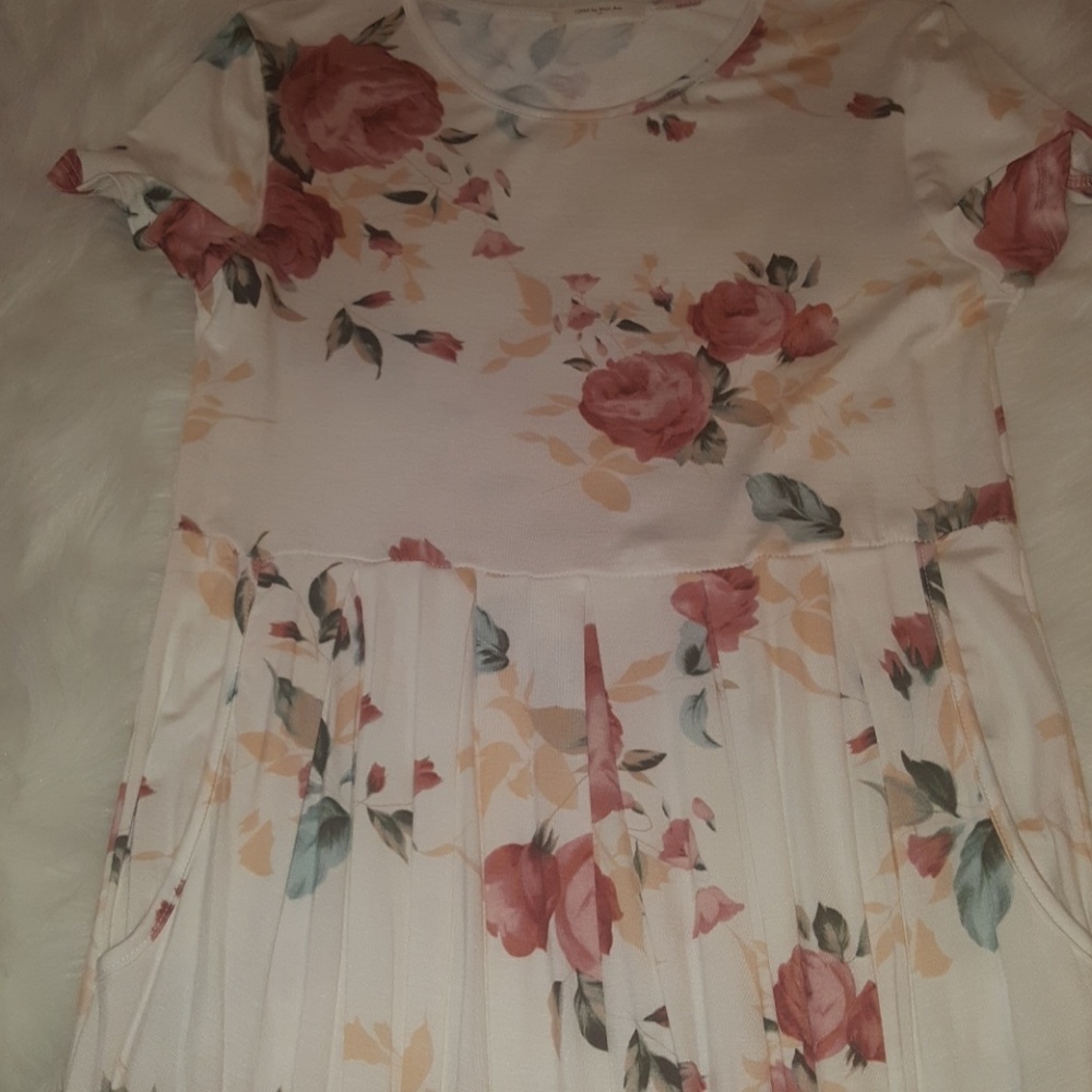 Sale!! Last 2!! Ivory Floral Maxi Dress Small - Picture 3 of 4